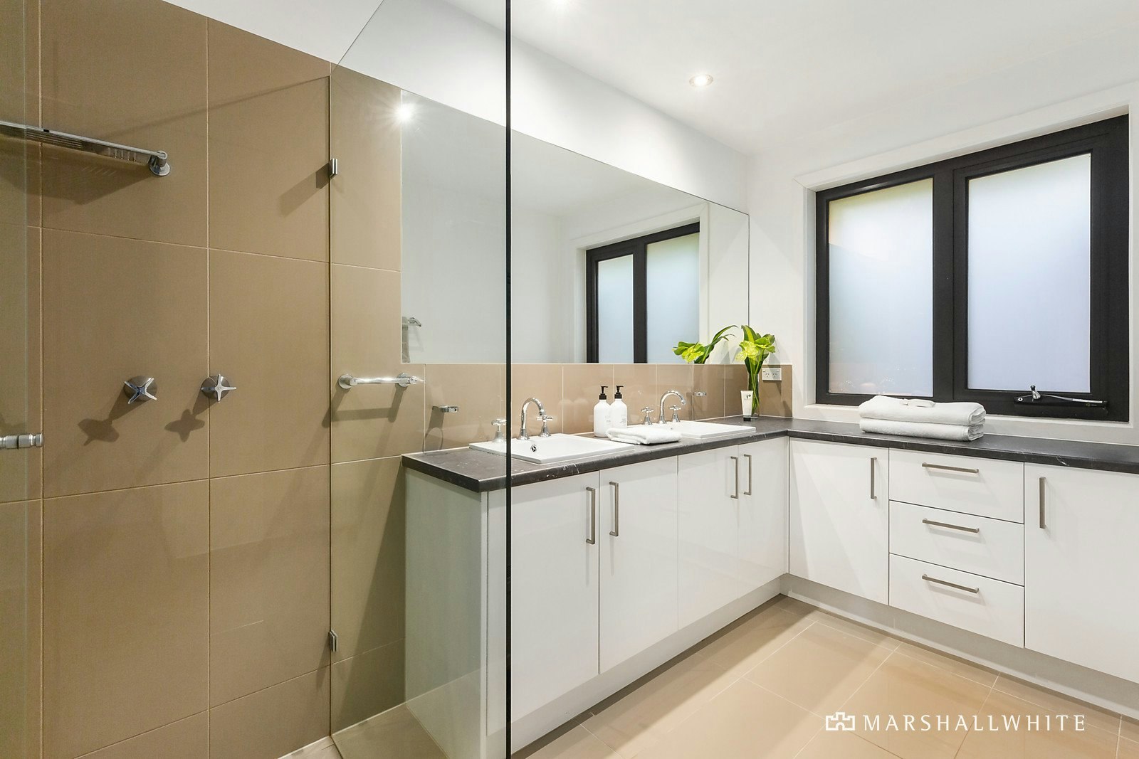 10 Sunderland Avenue, Ashburton, VIC