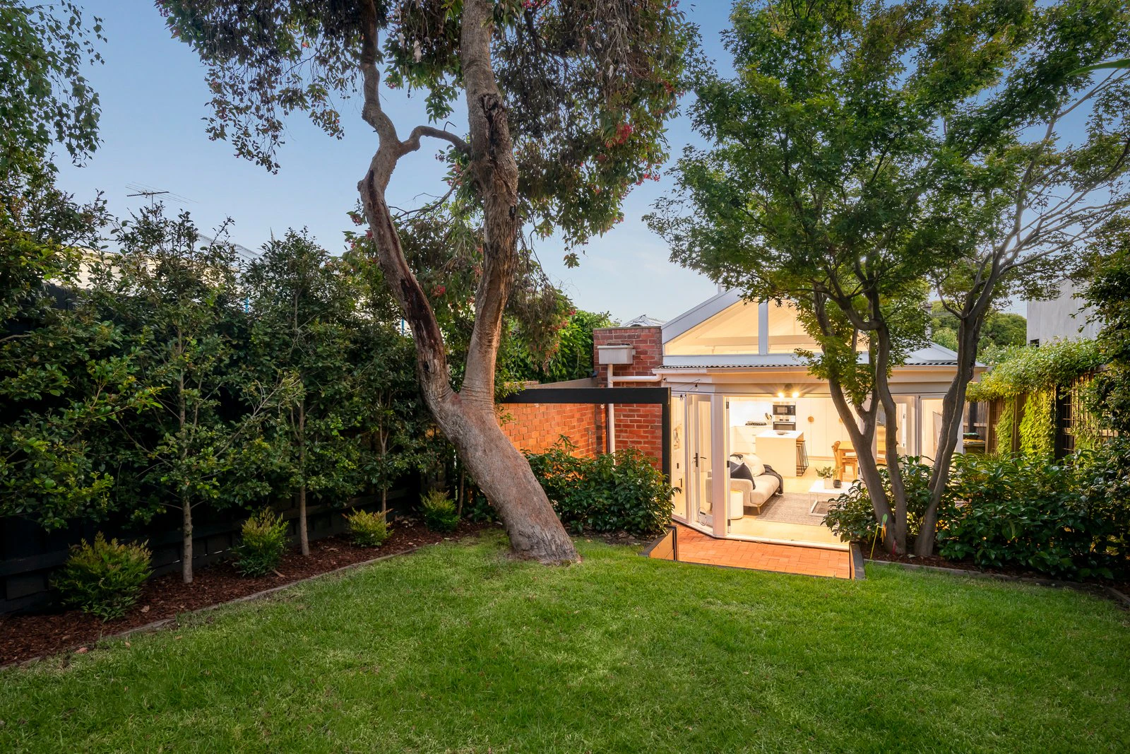 18 Empress Road, Surrey Hills, 3127