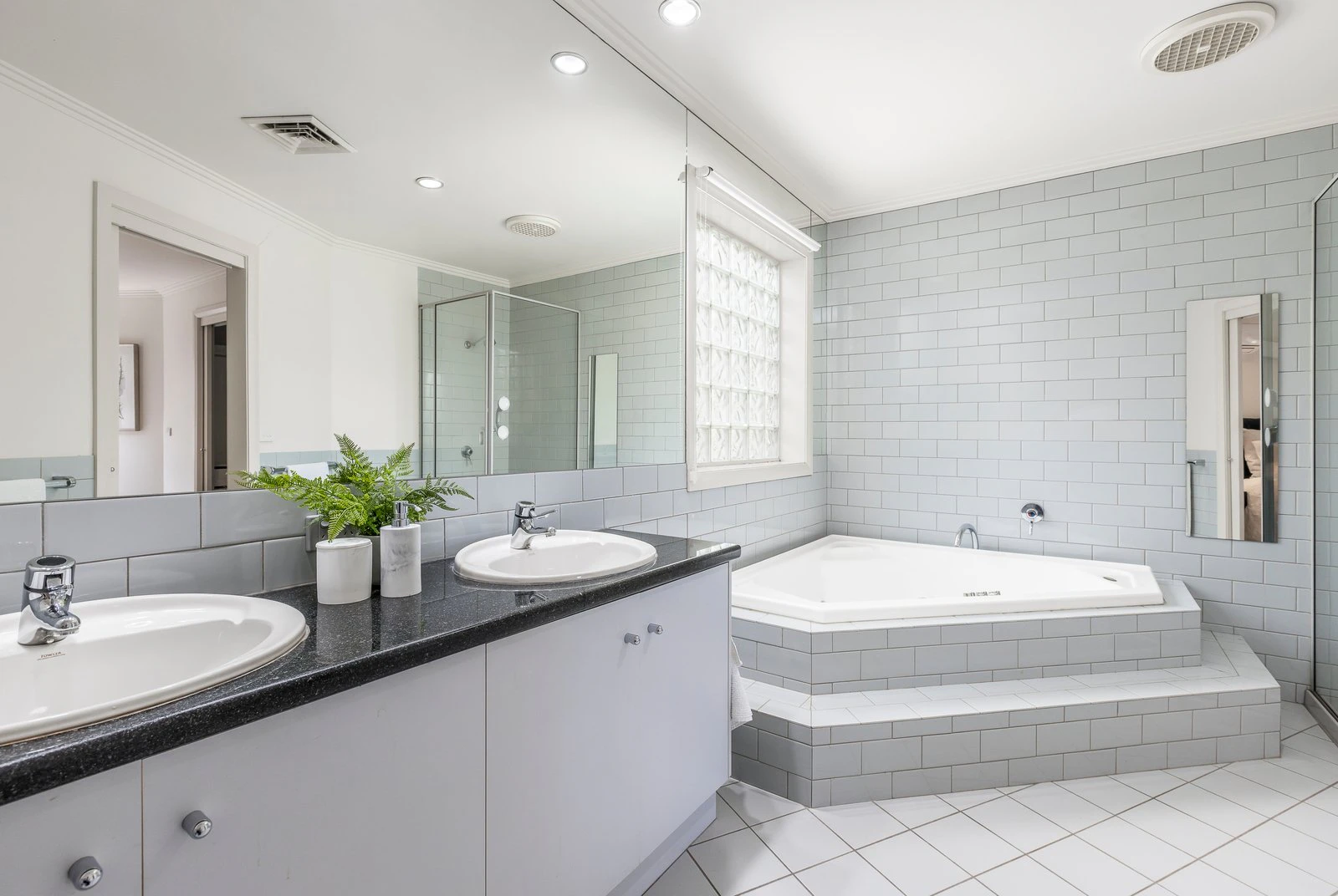 3/5 Illawarra Road, Hawthorn, 3122
