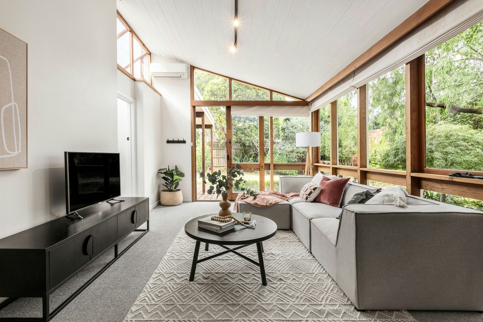 10 Trafalgar Street, Mont Albert, VIC