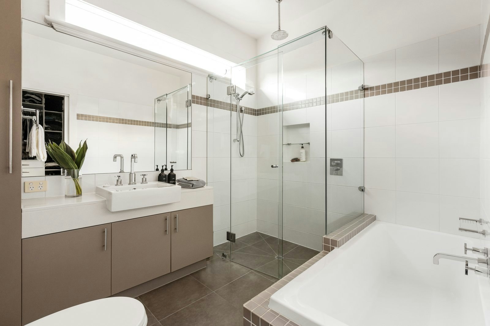 4 Essex Road, Surrey Hills, 3127