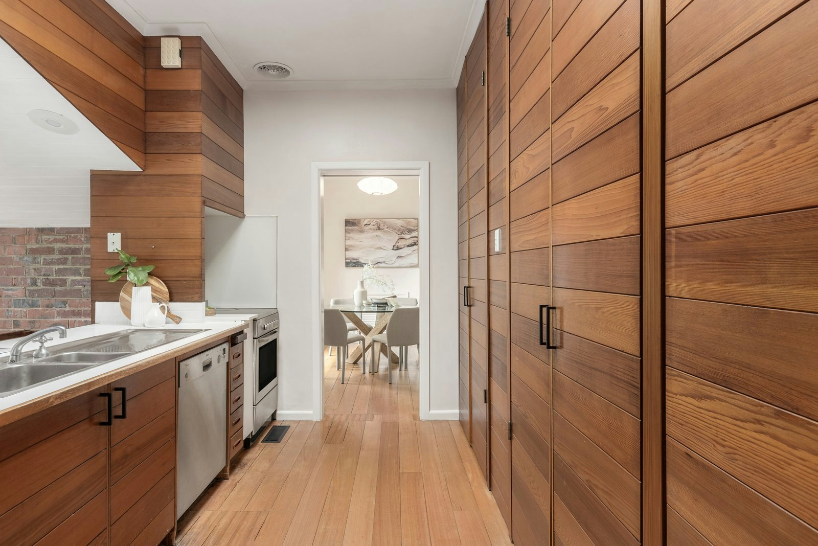 10 Trafalgar Street, Mont Albert, VIC