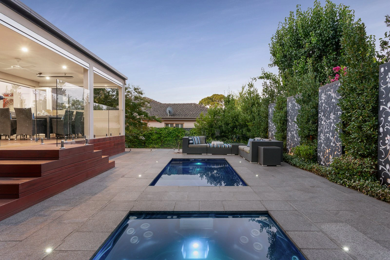 16 Black Street, Mont Albert, VIC