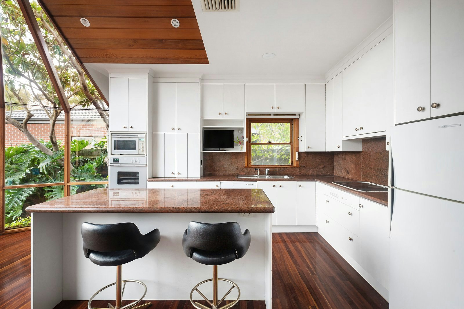 4 Highbury Road, Burwood, VIC