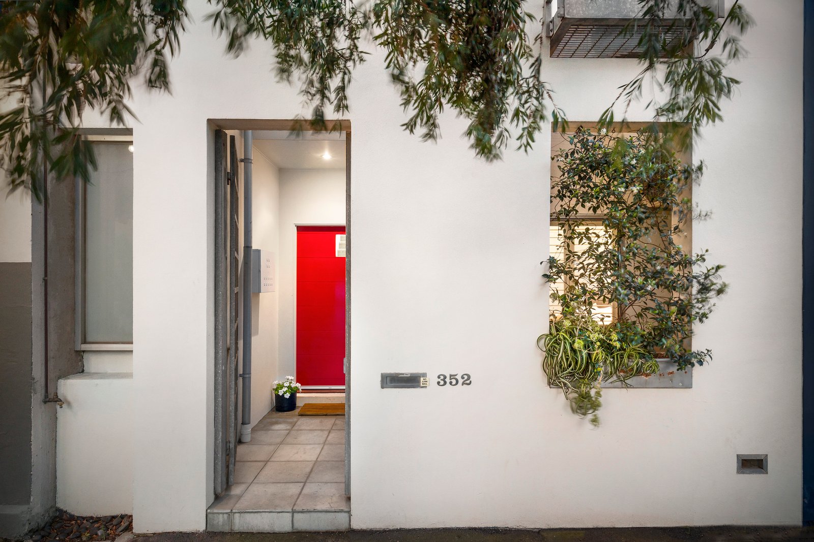 352 Graham Street, Port Melbourne - Image 1