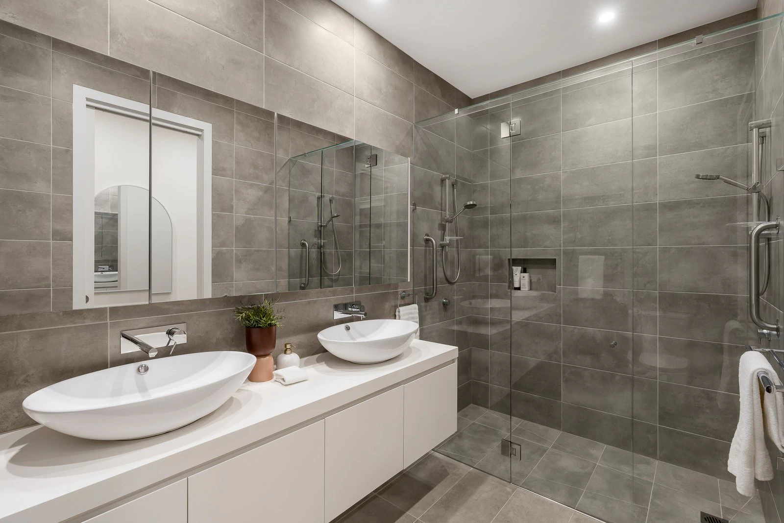6/114 Burke Road, Malvern East, 3145