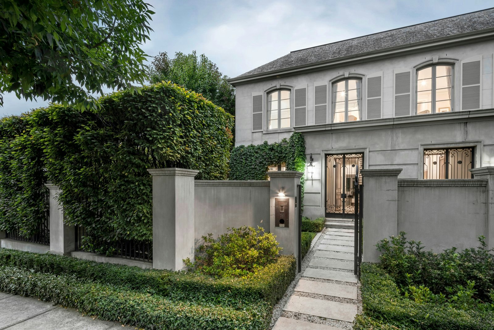 19 Selborne Road, Toorak, 3142