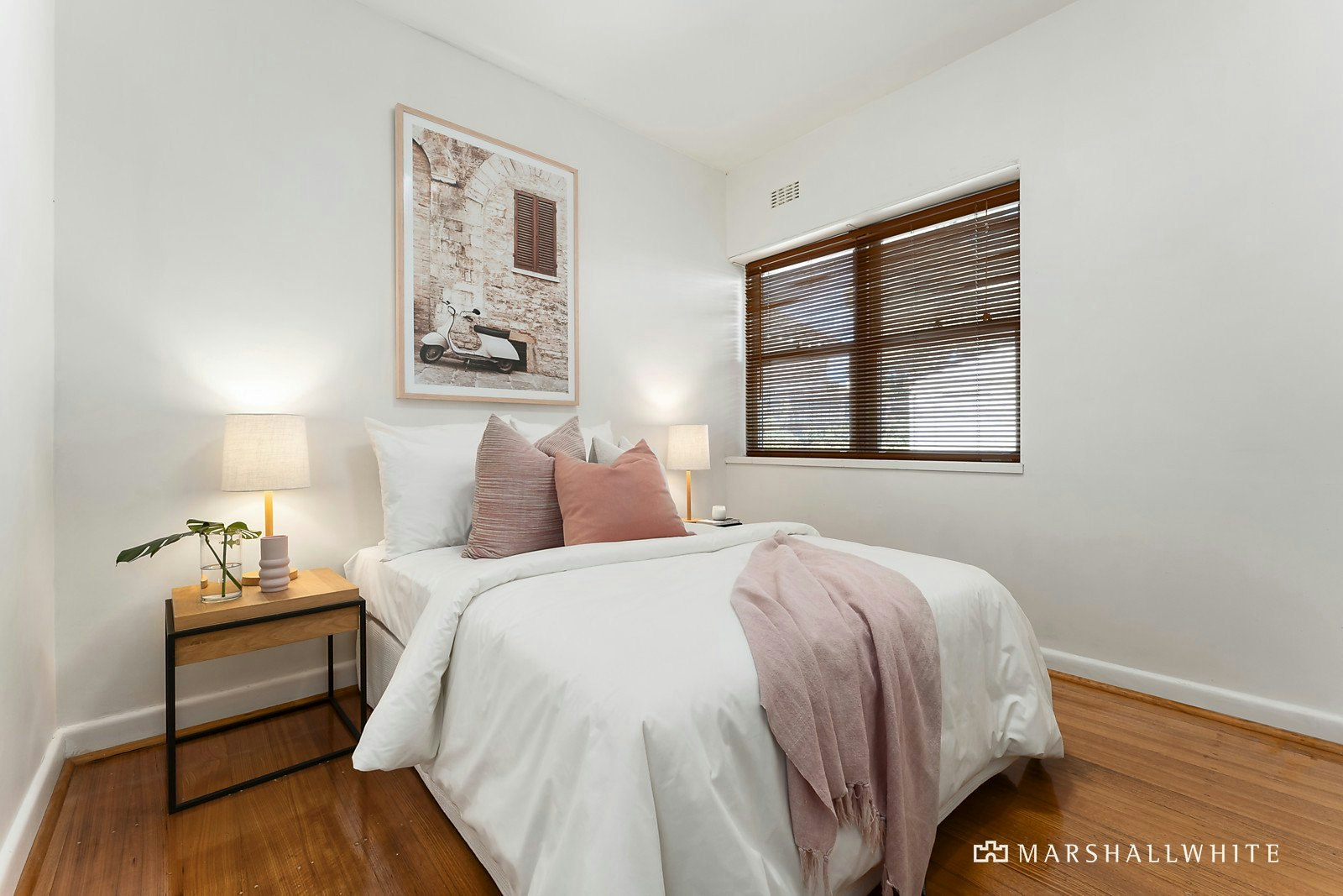 2/18 Marshall Avenue, Kew, VIC