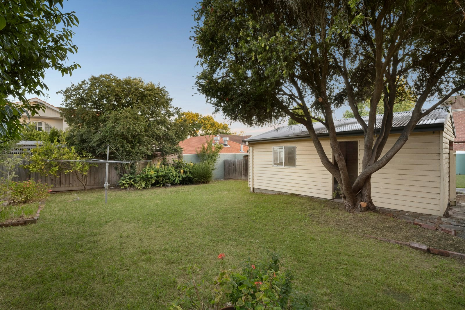 8 Wellesley Street, Mont Albert, VIC