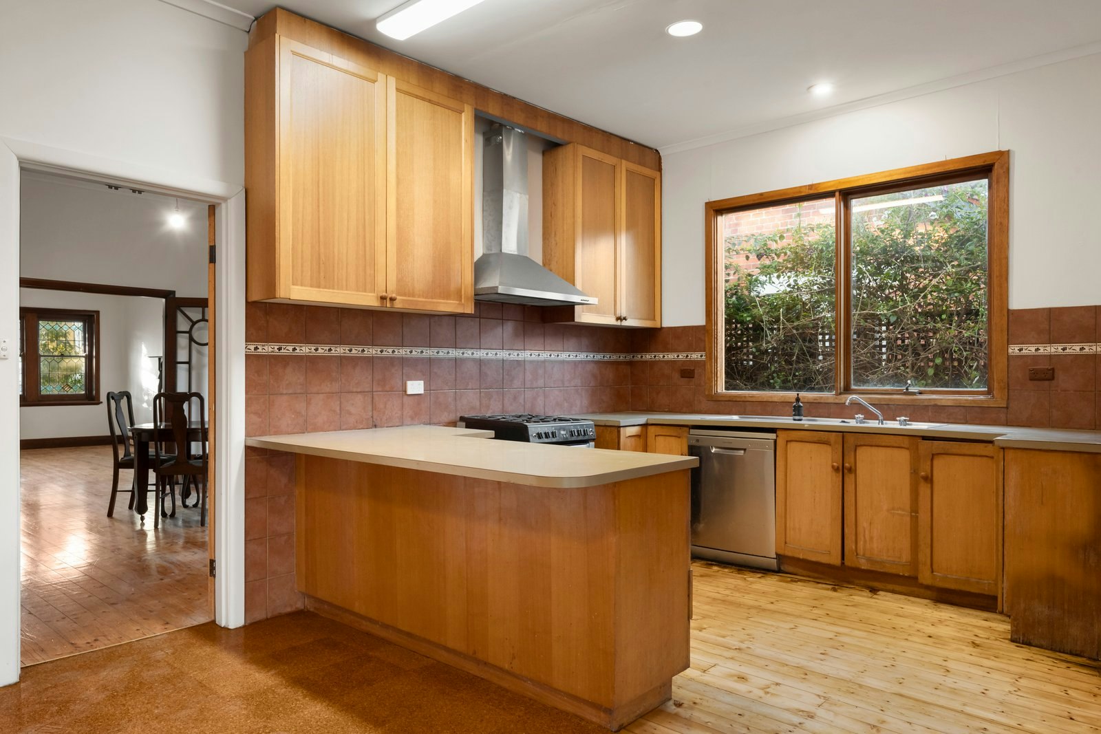 8 Wellesley Street, Mont Albert, VIC