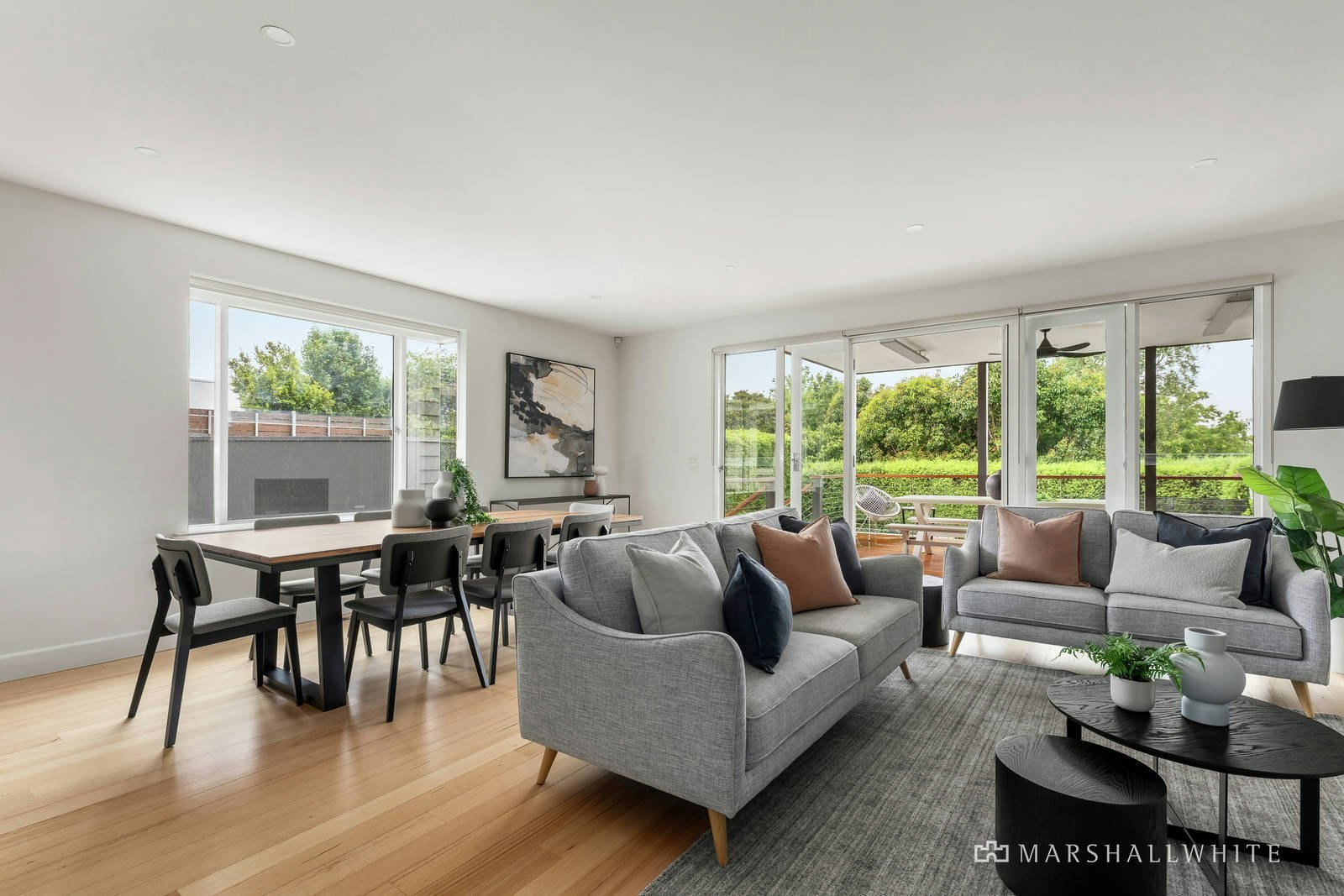 18 Moore Street, Box Hill South, 3128