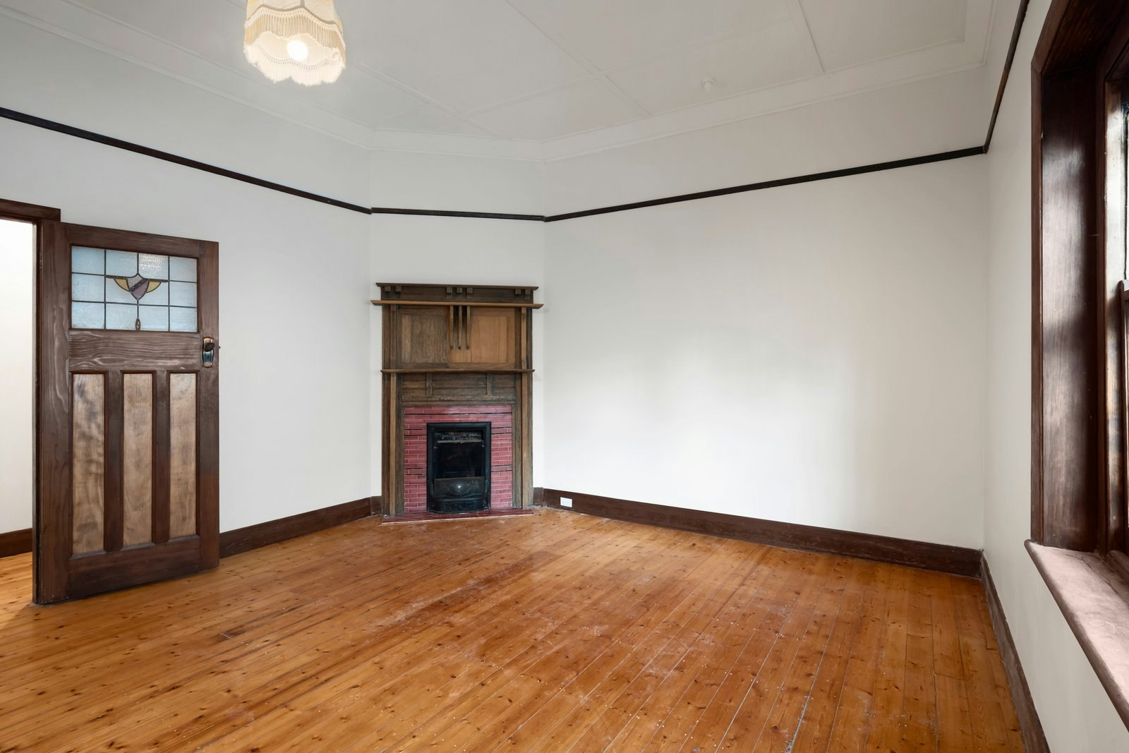 8 Wellesley Street, Mont Albert, VIC