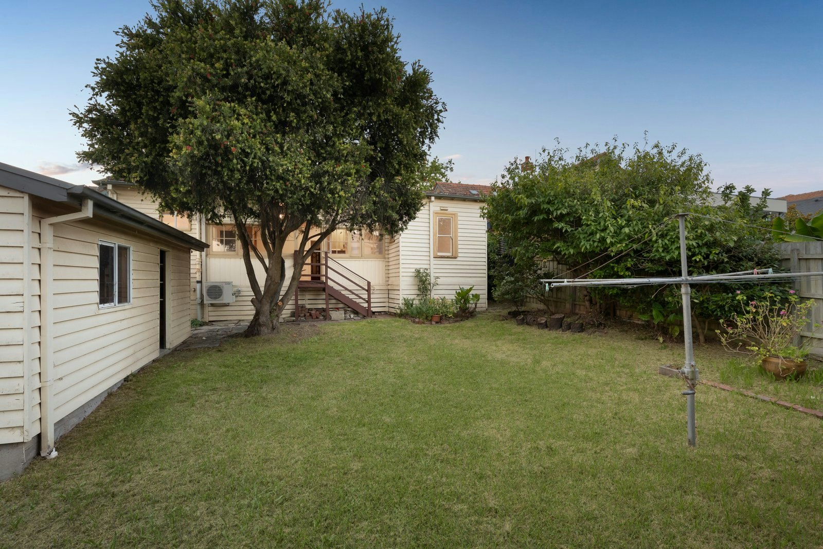 8 Wellesley Street, Mont Albert, VIC