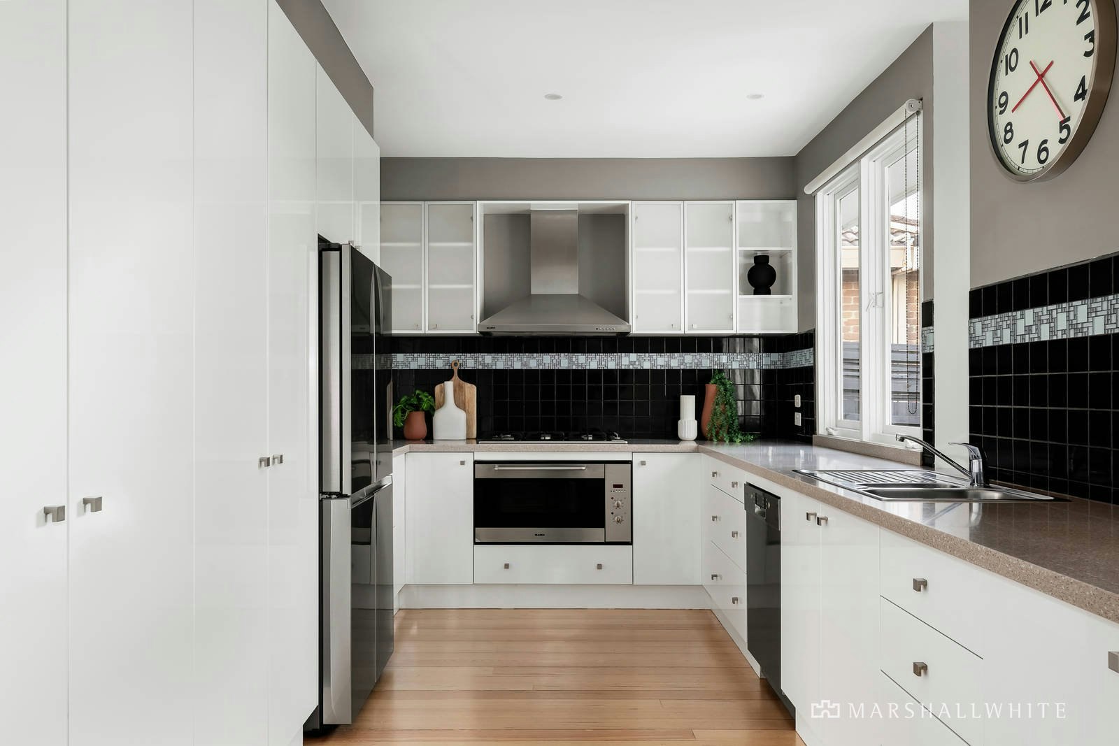 18 Moore Street, Box Hill South, 3128