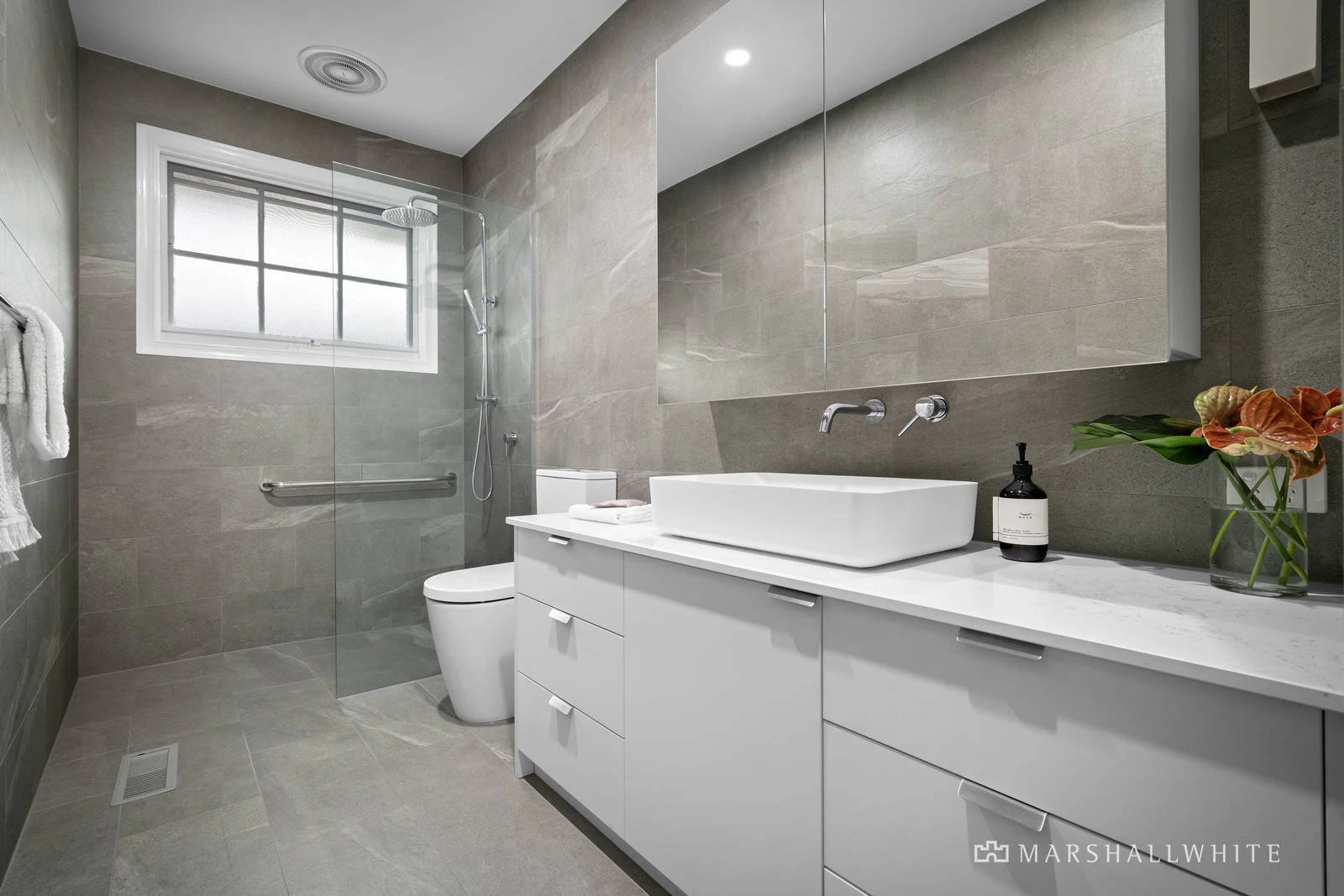 1/12 Tollington Avenue, Malvern East, 3145