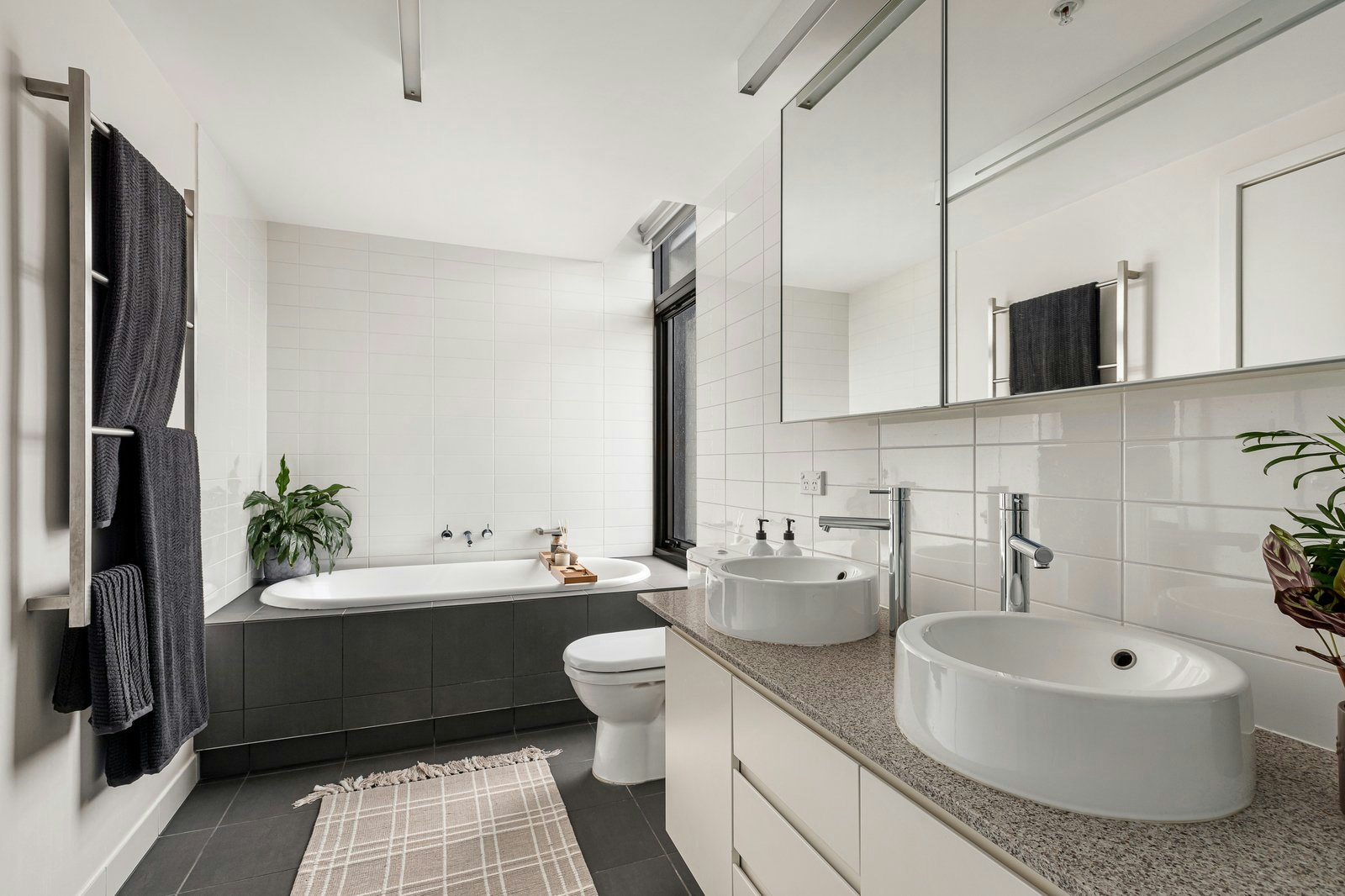 801/155 Beach Street, Port Melbourne, 3207