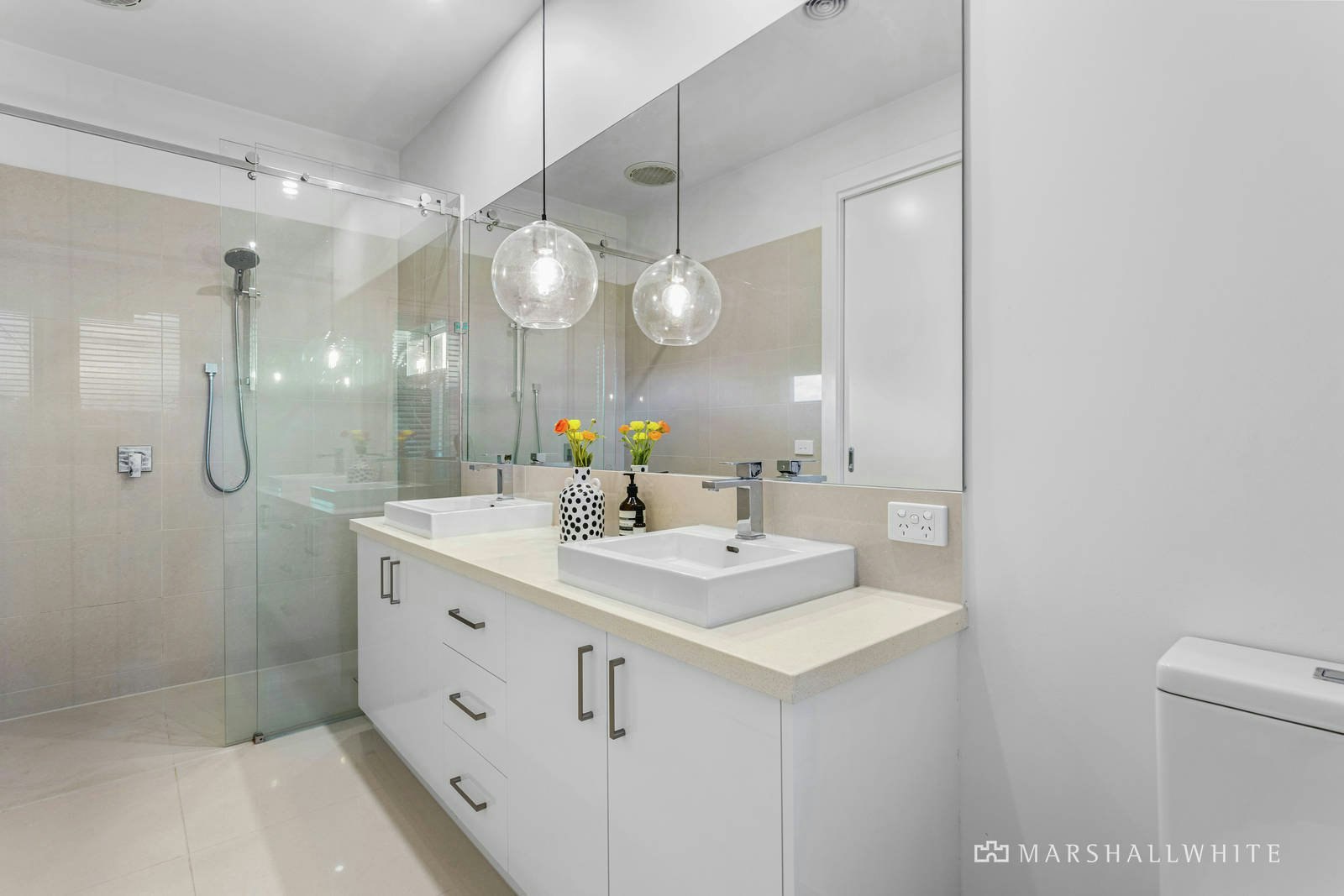 1/4 Beach Grove, Mornington, 3931