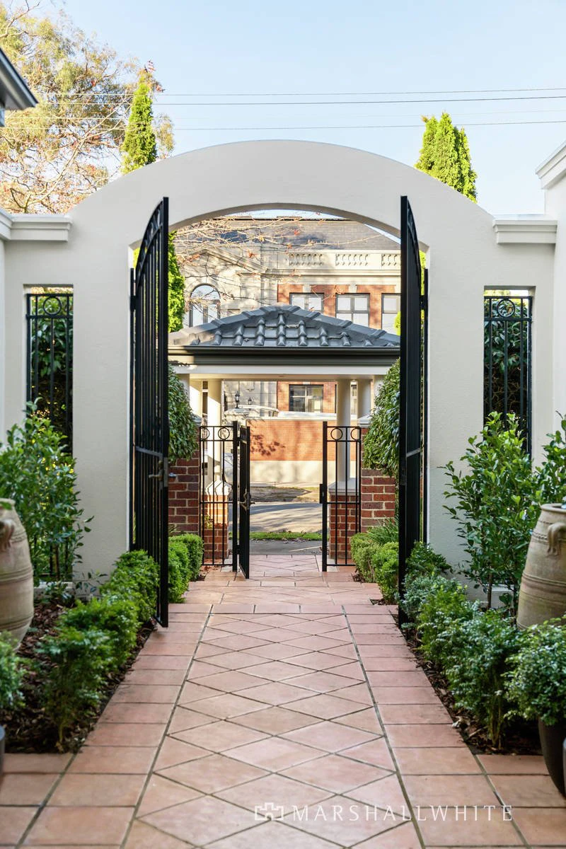 11 The Ridge, Canterbury, VIC