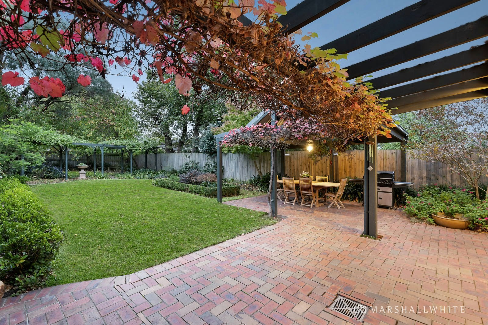 43 Victoria Crescent, Mont Albert, VIC