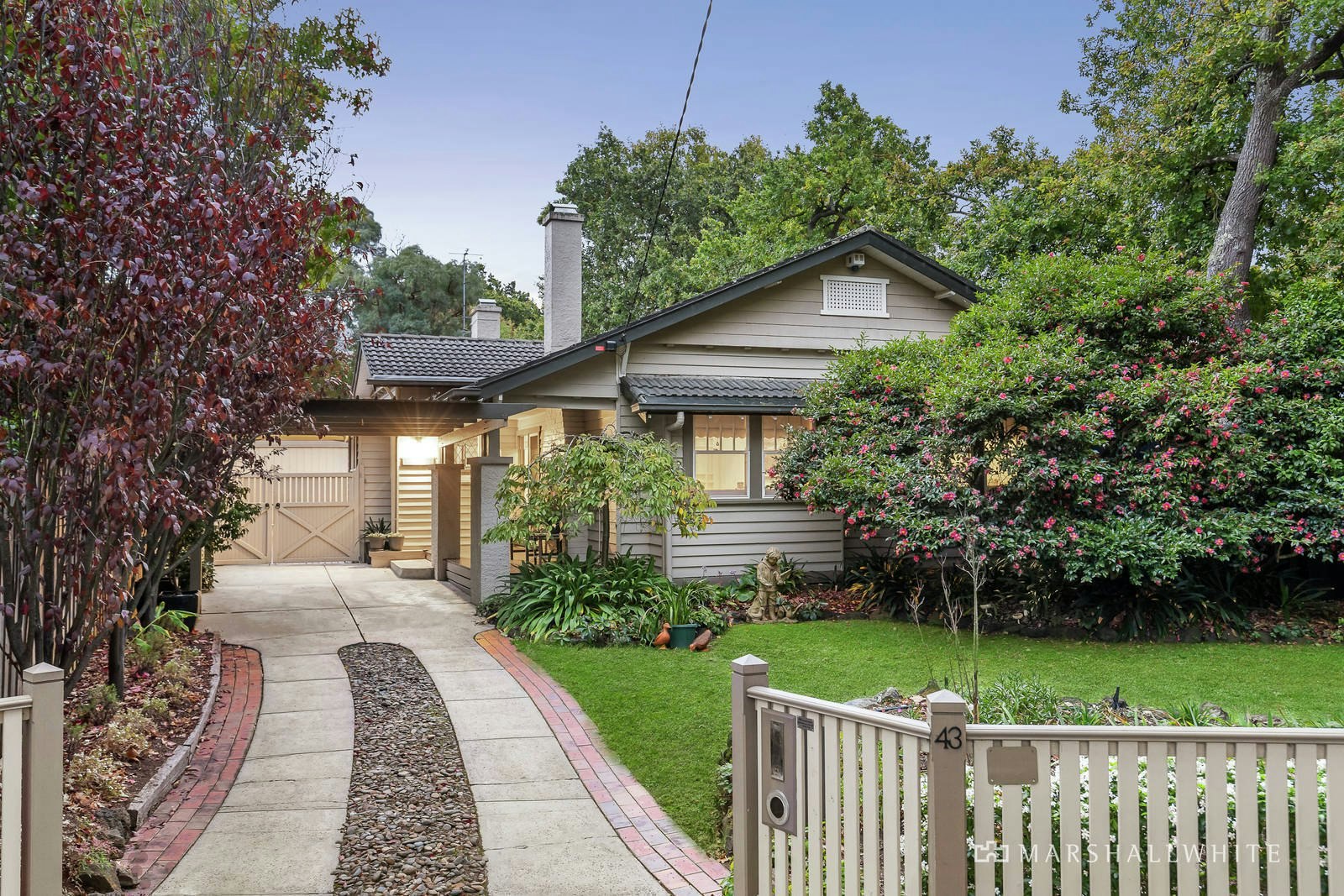 43 Victoria Crescent, Mont Albert, VIC