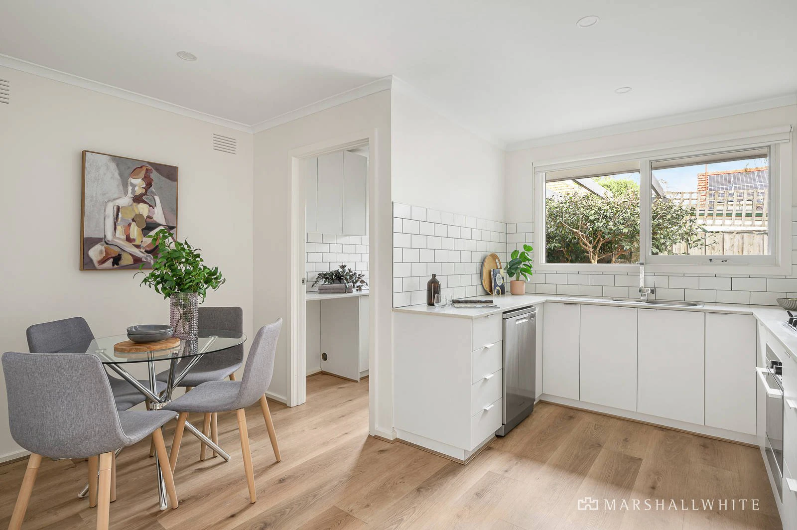 2/13 Benwerrin Road, Surrey Hills, VIC