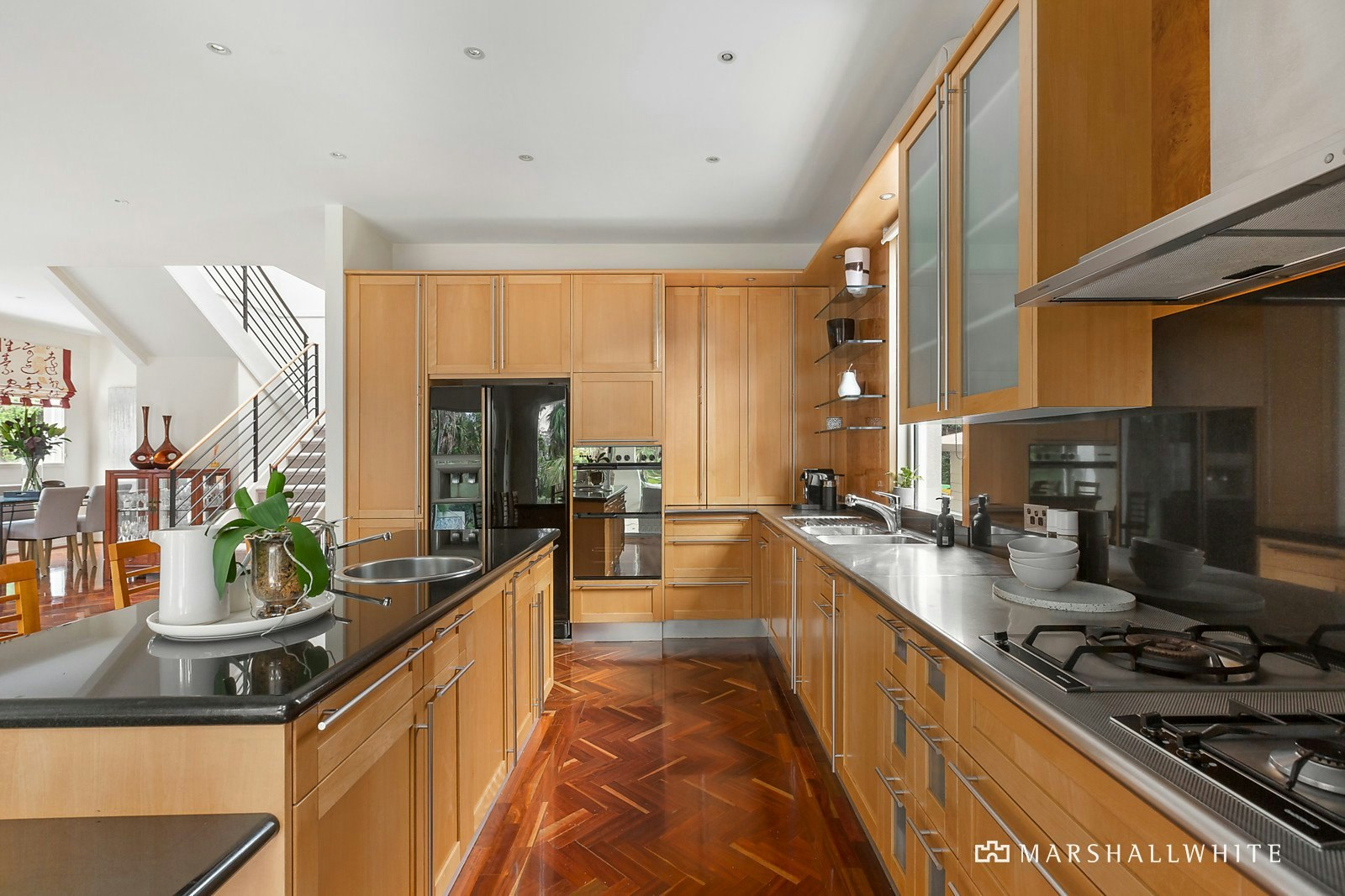 15 Cloverdale Road, Glen Iris, VIC