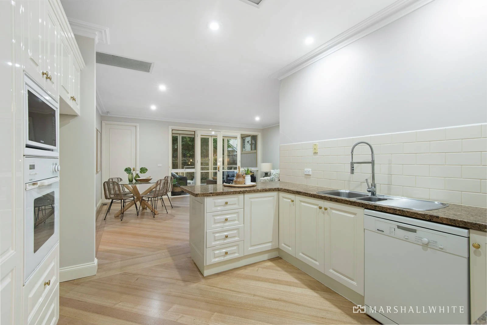 2B Erica Avenue, Malvern East, VIC