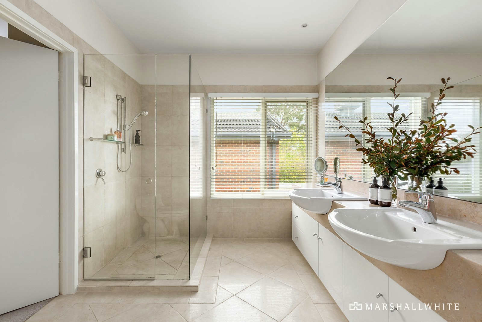 15 Cloverdale Road, Glen Iris, VIC