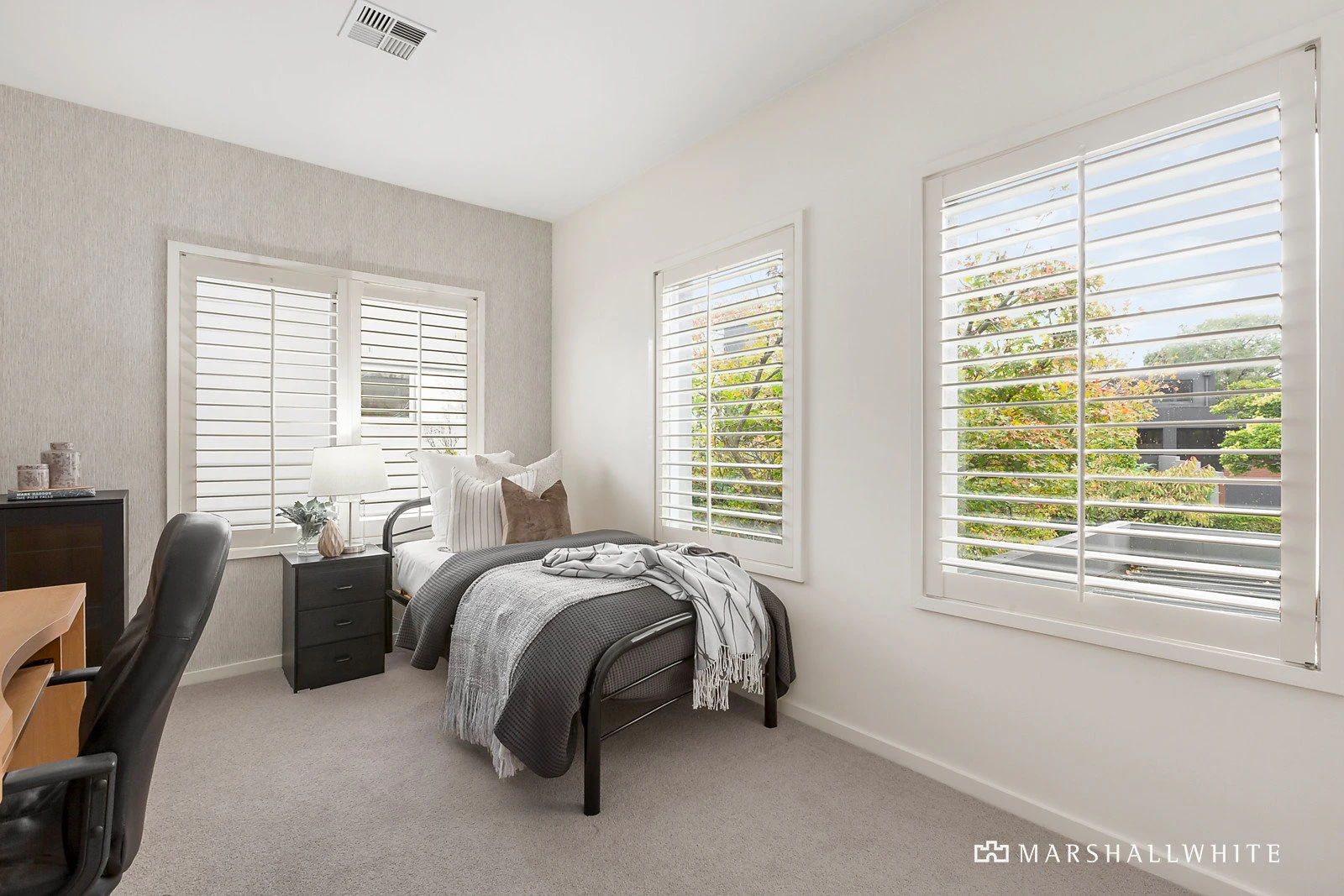15 Cloverdale Road, Glen Iris, VIC