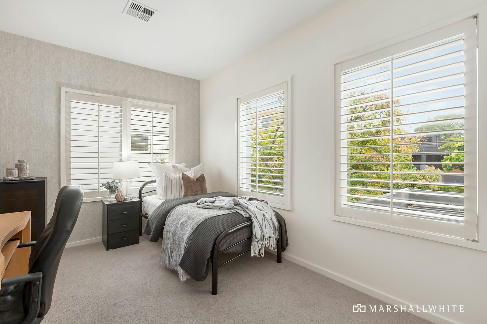 15 Cloverdale Road, Glen Iris, VIC