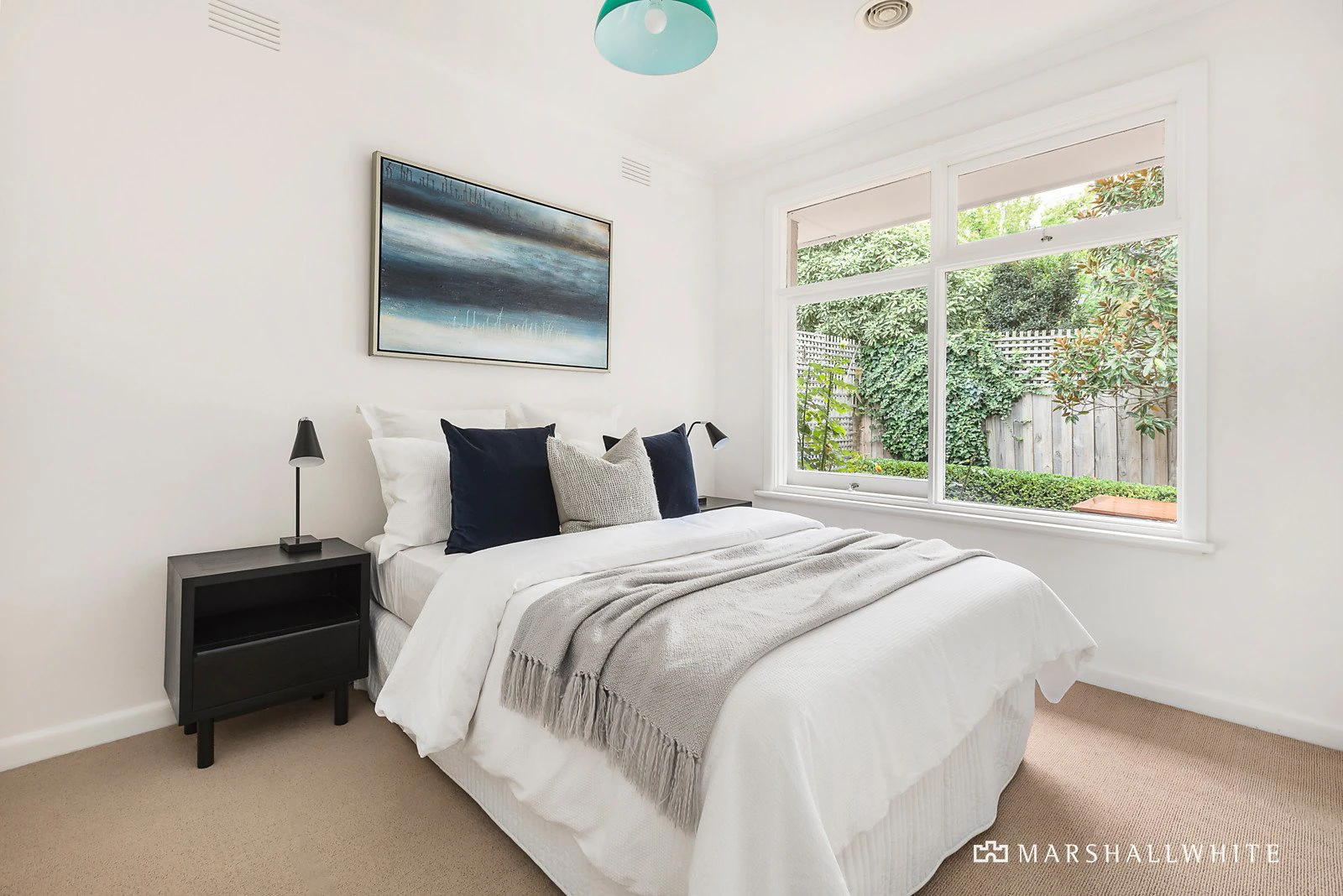1/4 Hillside Parade, Glen Iris, VIC