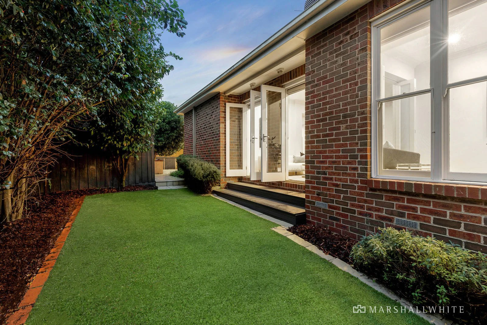 2/7 St Georges Crescent, Ashburton, VIC