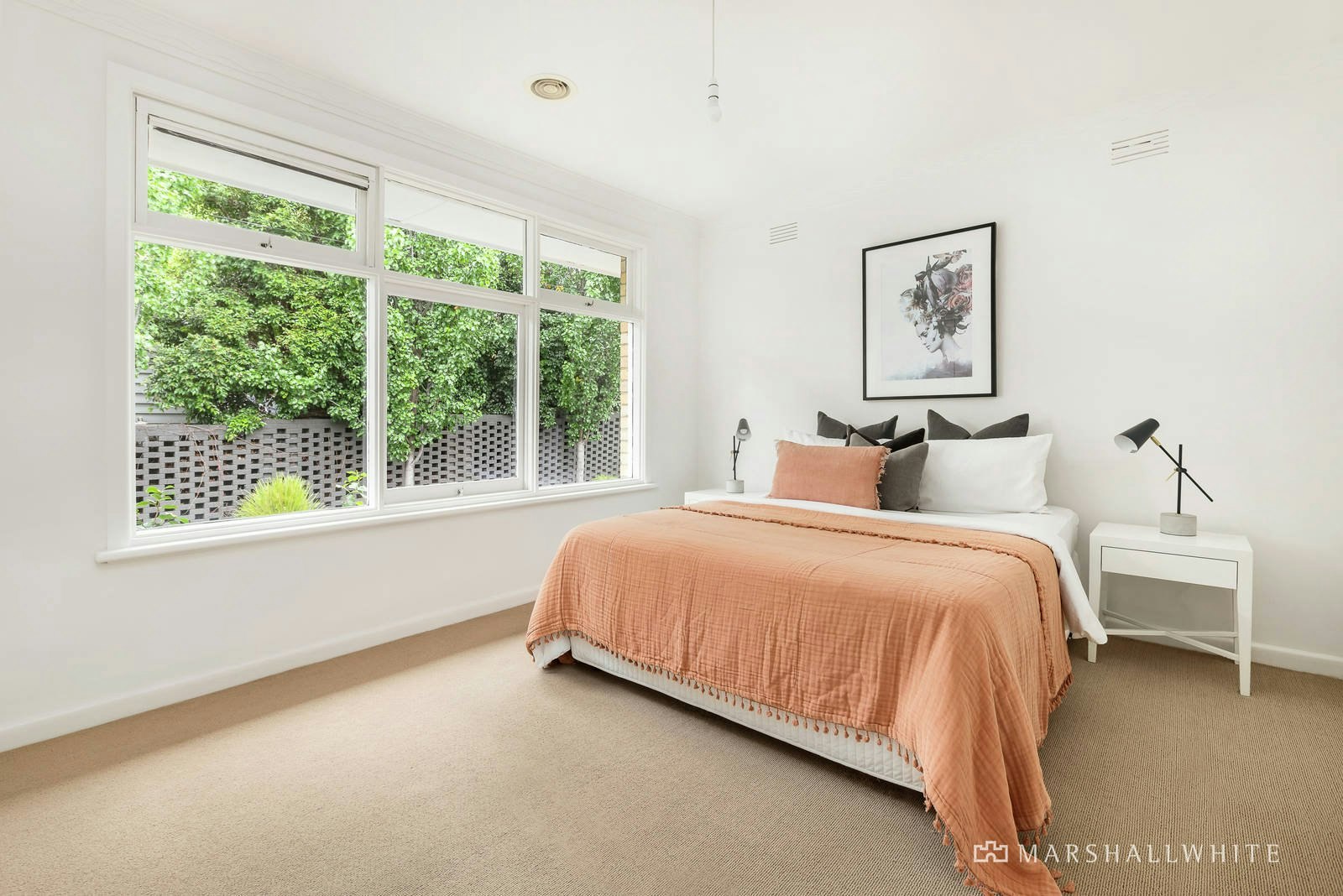 1/4 Hillside Parade, Glen Iris, VIC