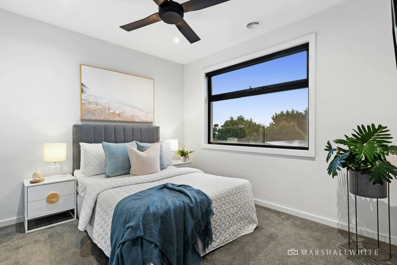 2/19 Seaview Avenue, Mornington, VIC