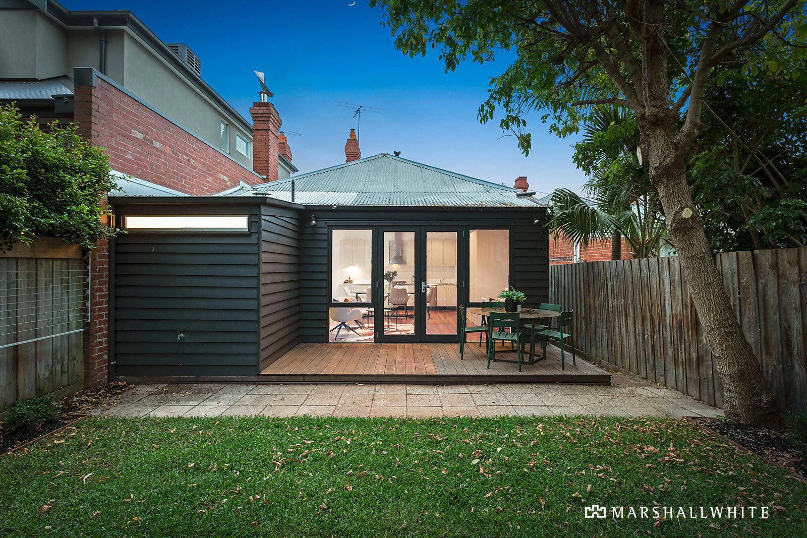 2a Glendearg Grove, Malvern, VIC