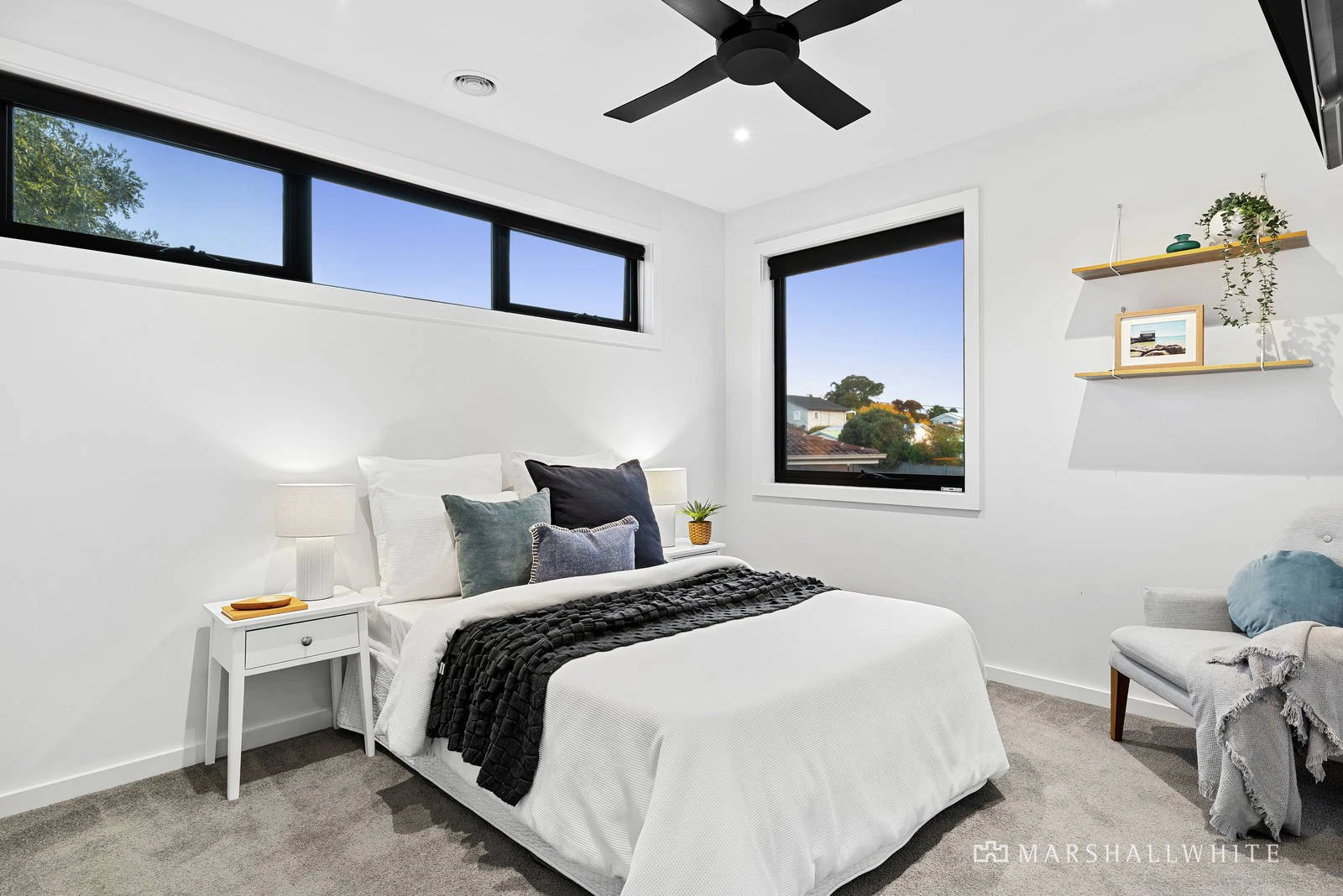 2/19 Seaview Avenue, Mornington, VIC