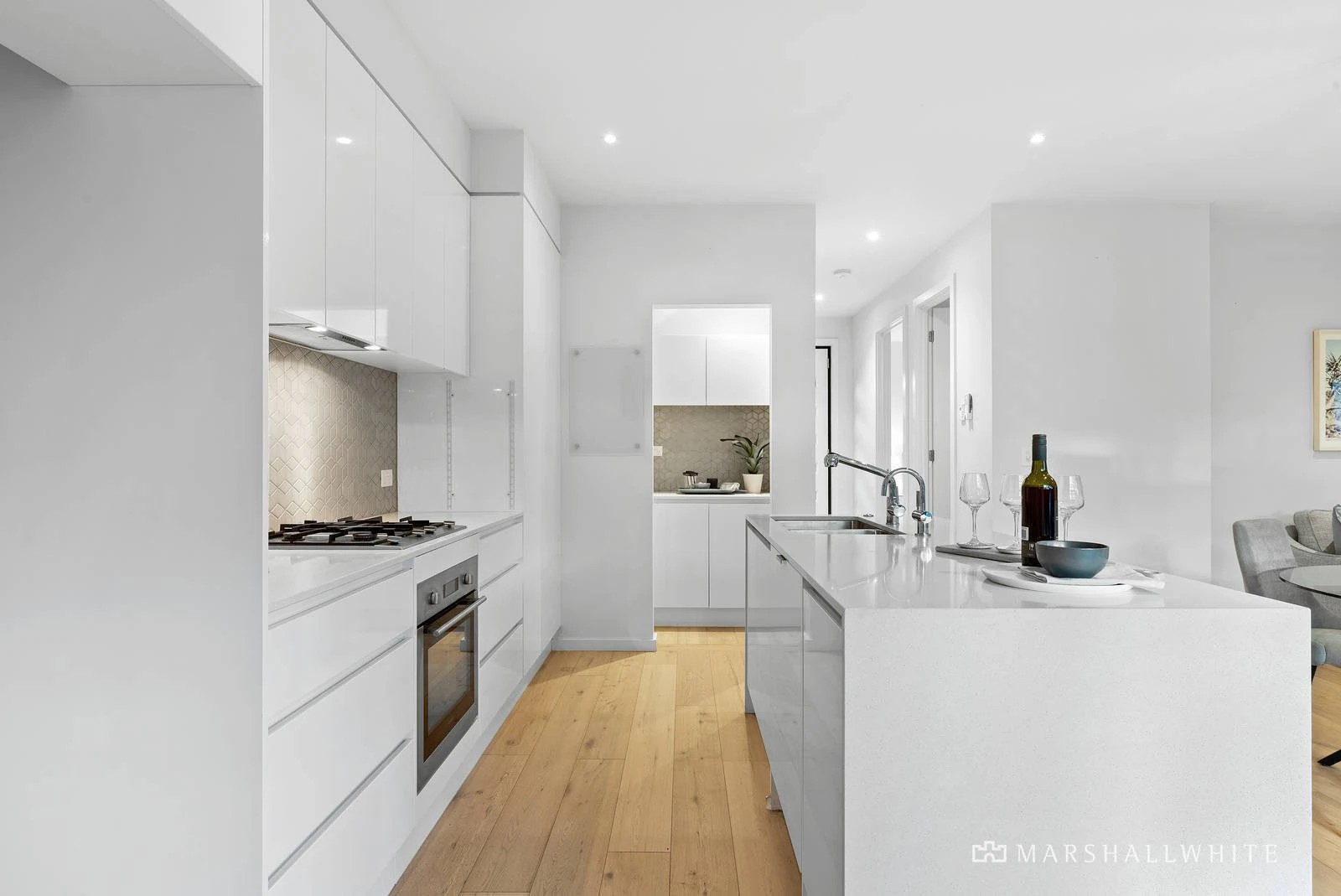 2/19 Seaview Avenue, Mornington, VIC