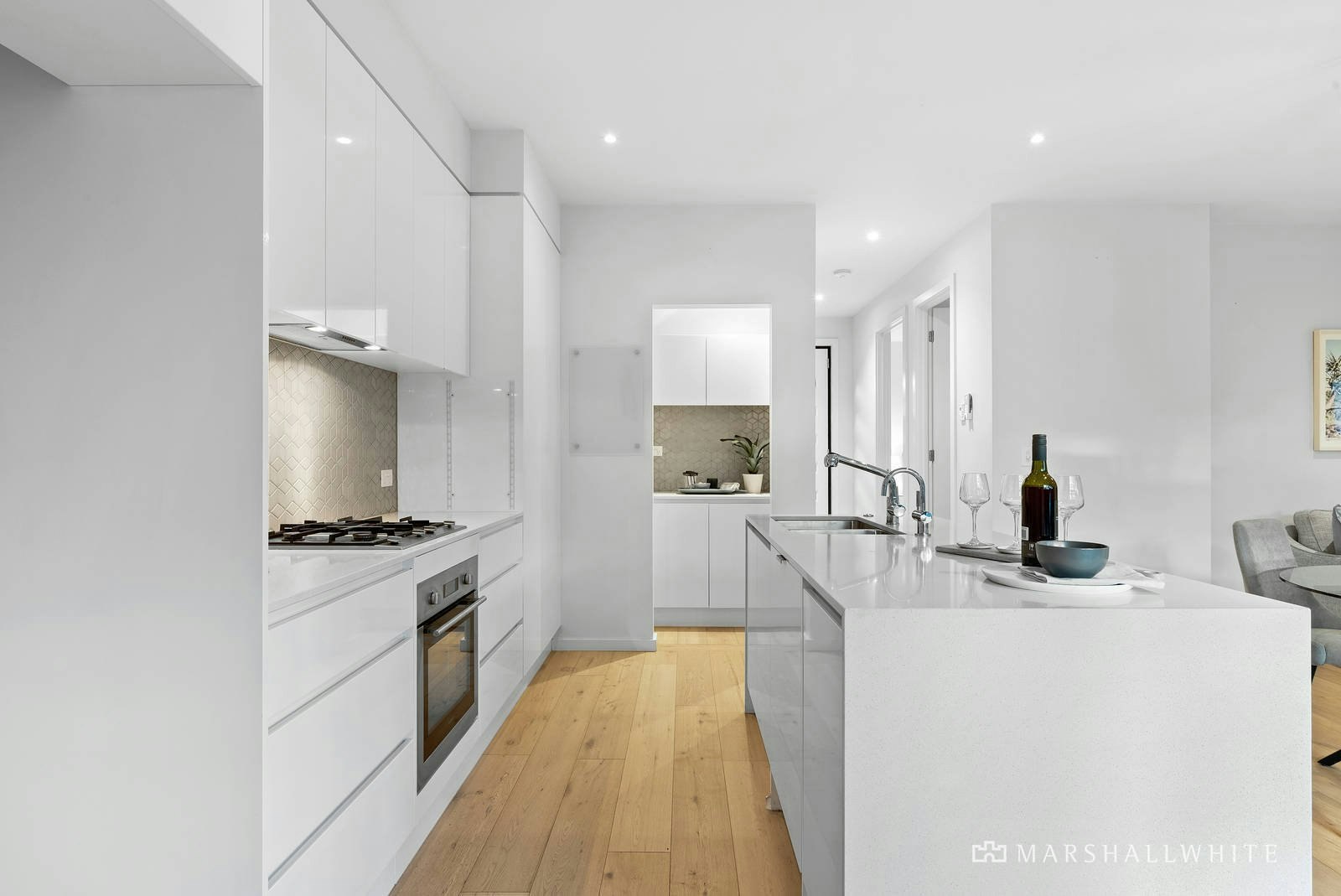 2/19 Seaview Avenue, Mornington, VIC