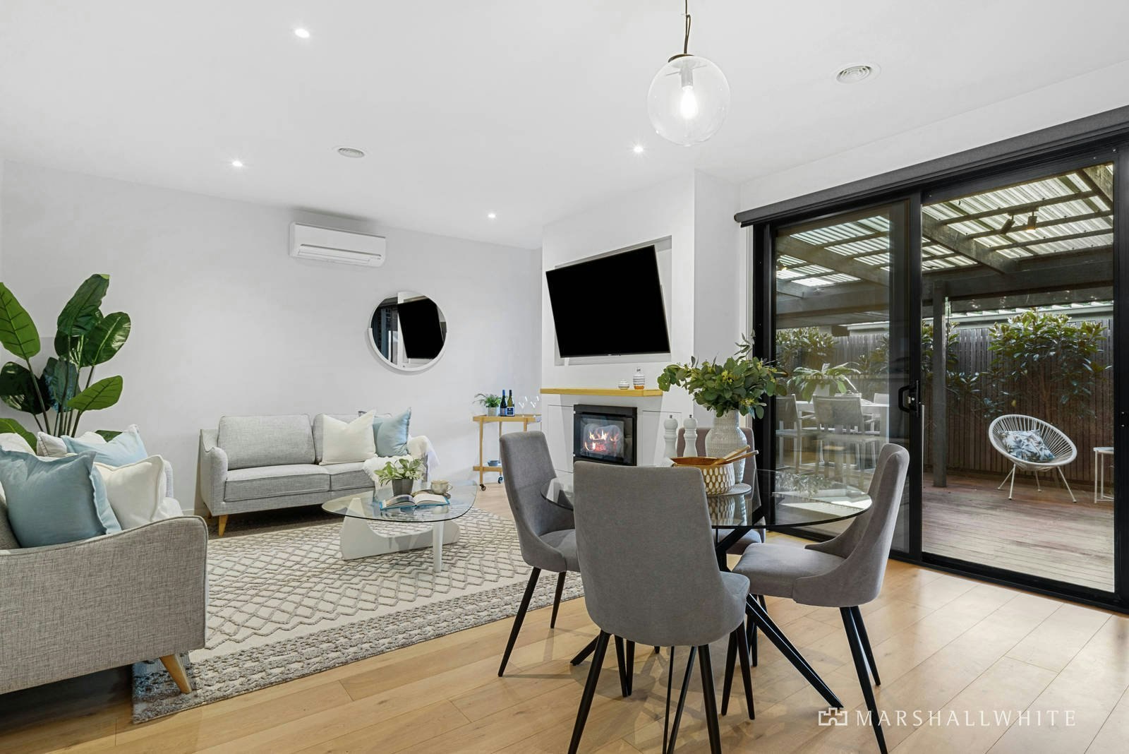 2/19 Seaview Avenue, Mornington, VIC