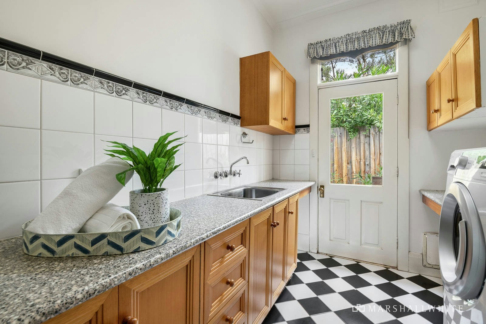 12 Victoria Crescent, Mont Albert, VIC