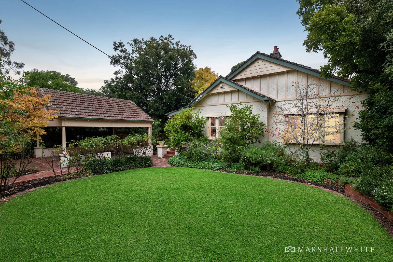 12 Victoria Crescent, Mont Albert, VIC