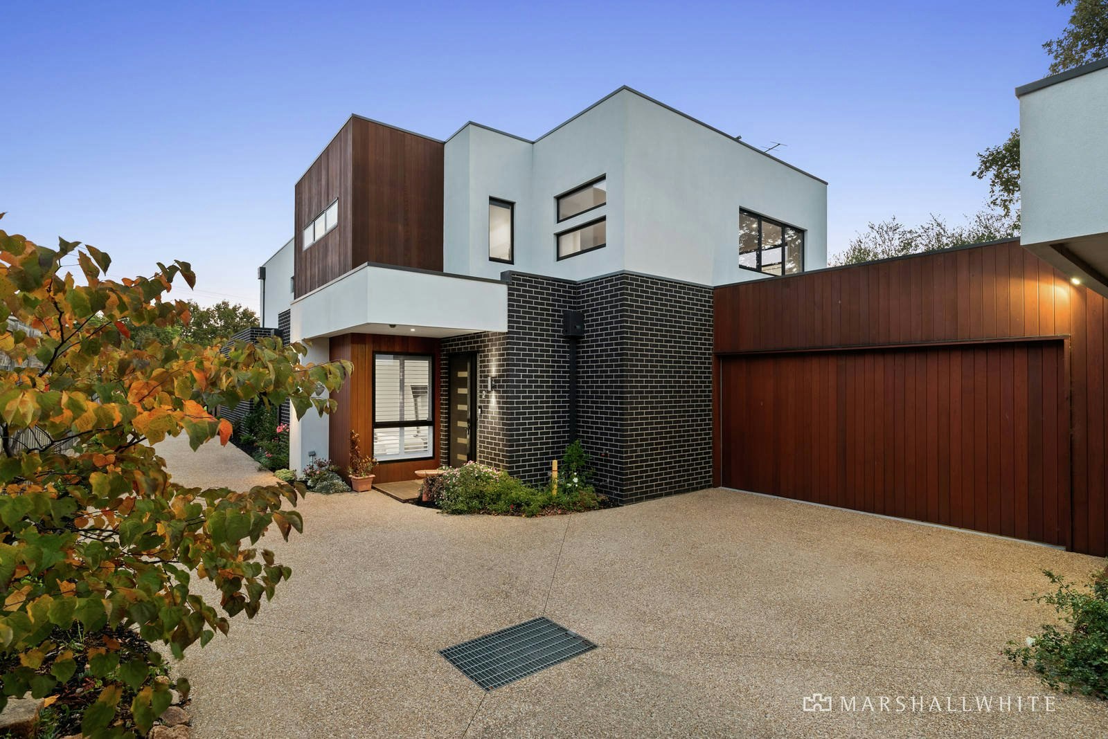 2/19 Seaview Avenue, Mornington, VIC