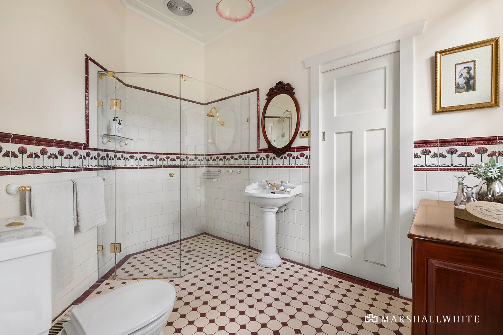 12 Victoria Crescent, Mont Albert, VIC