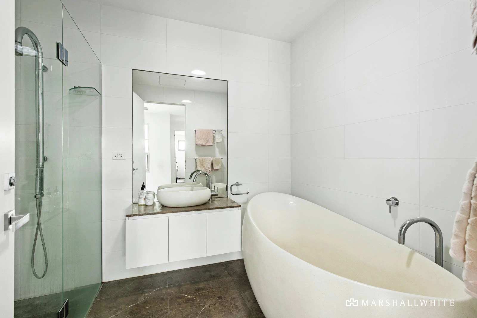 7 Linnaker Place, Kew, VIC
