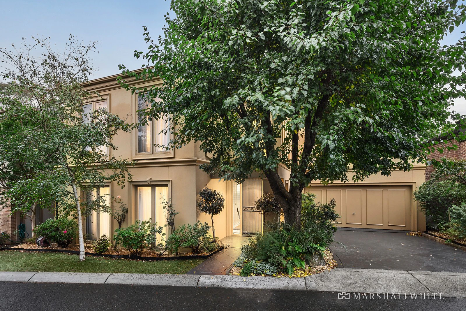 2/8 Innisfallen Avenue, Templestowe, VIC
