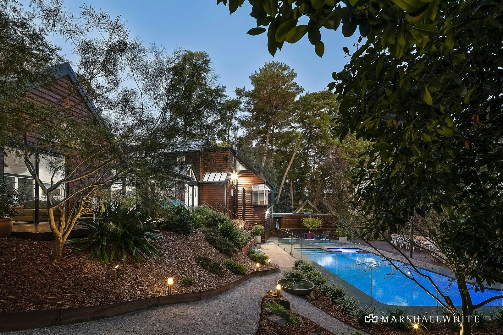 14-16 Frogmore Crescent, Park Orchards, VIC