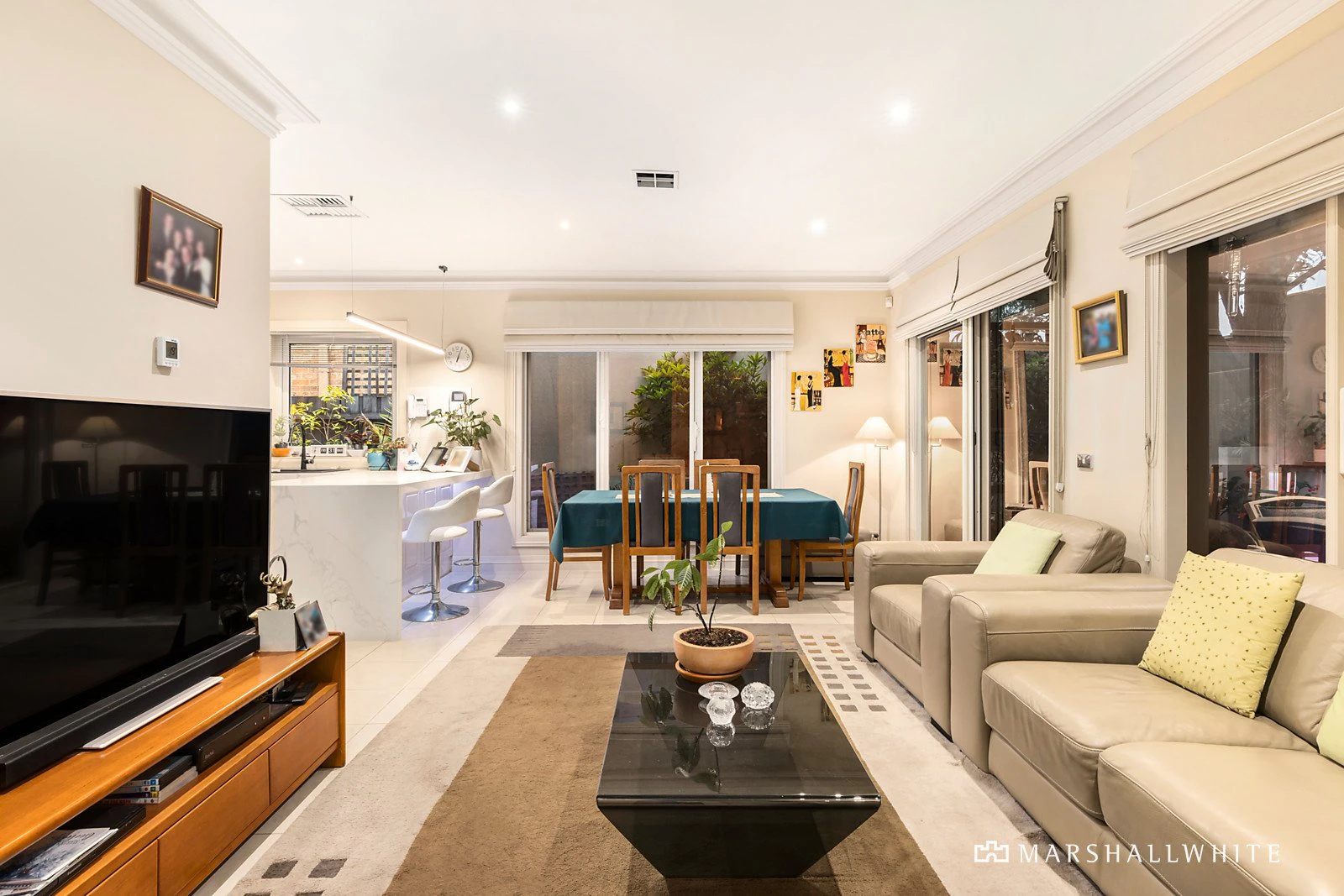 2/8 Innisfallen Avenue, Templestowe, VIC