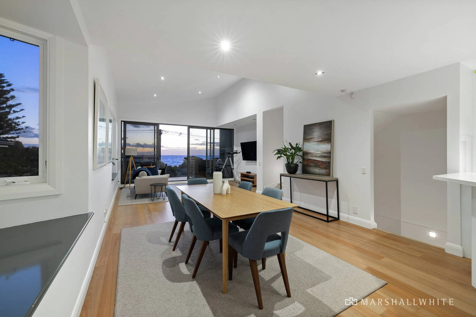 42B Beach Road, Hampton, VIC