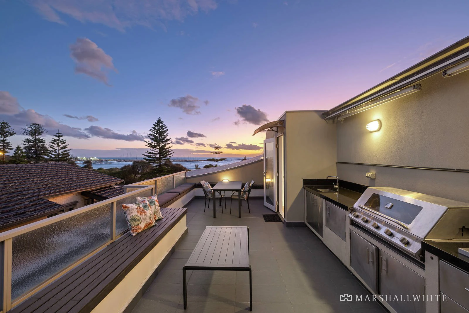 42B Beach Road, Hampton, VIC