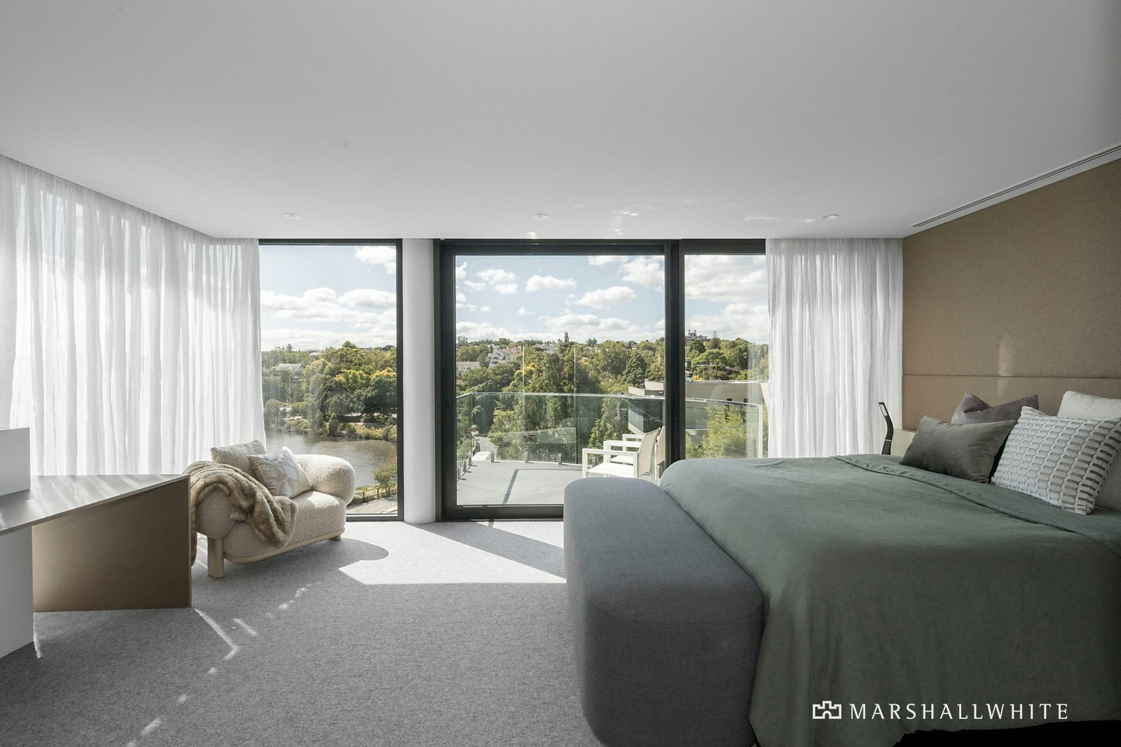 14a Vista Grove, Toorak, VIC